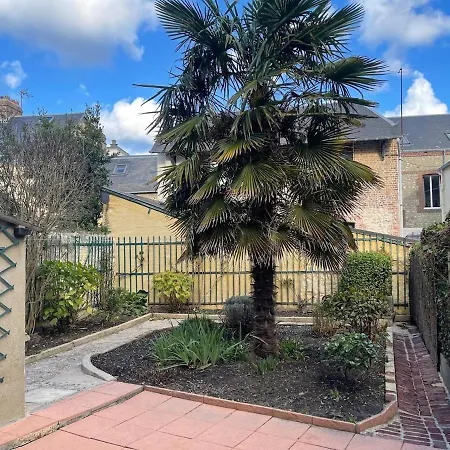 Comfort With Garden *